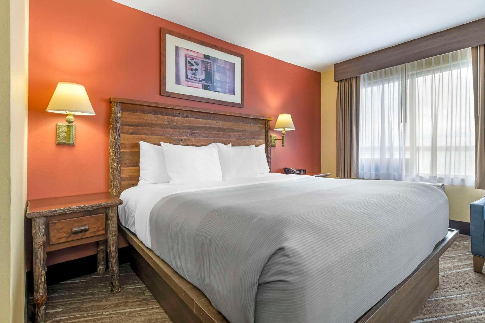 Quality Inn 3*